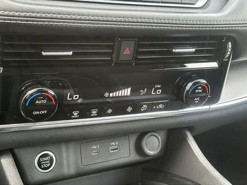 Used 2023 Nissan Rogue SV FWD image 20