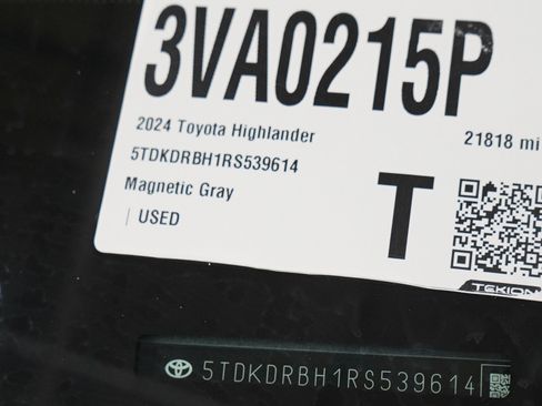 Used 2024 Toyota Highlander Limited AWD/4WD image 37
