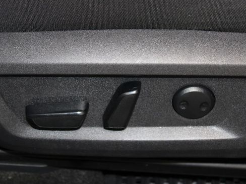 Used 2023 Nissan Rogue SV AWD/4WD image 19
