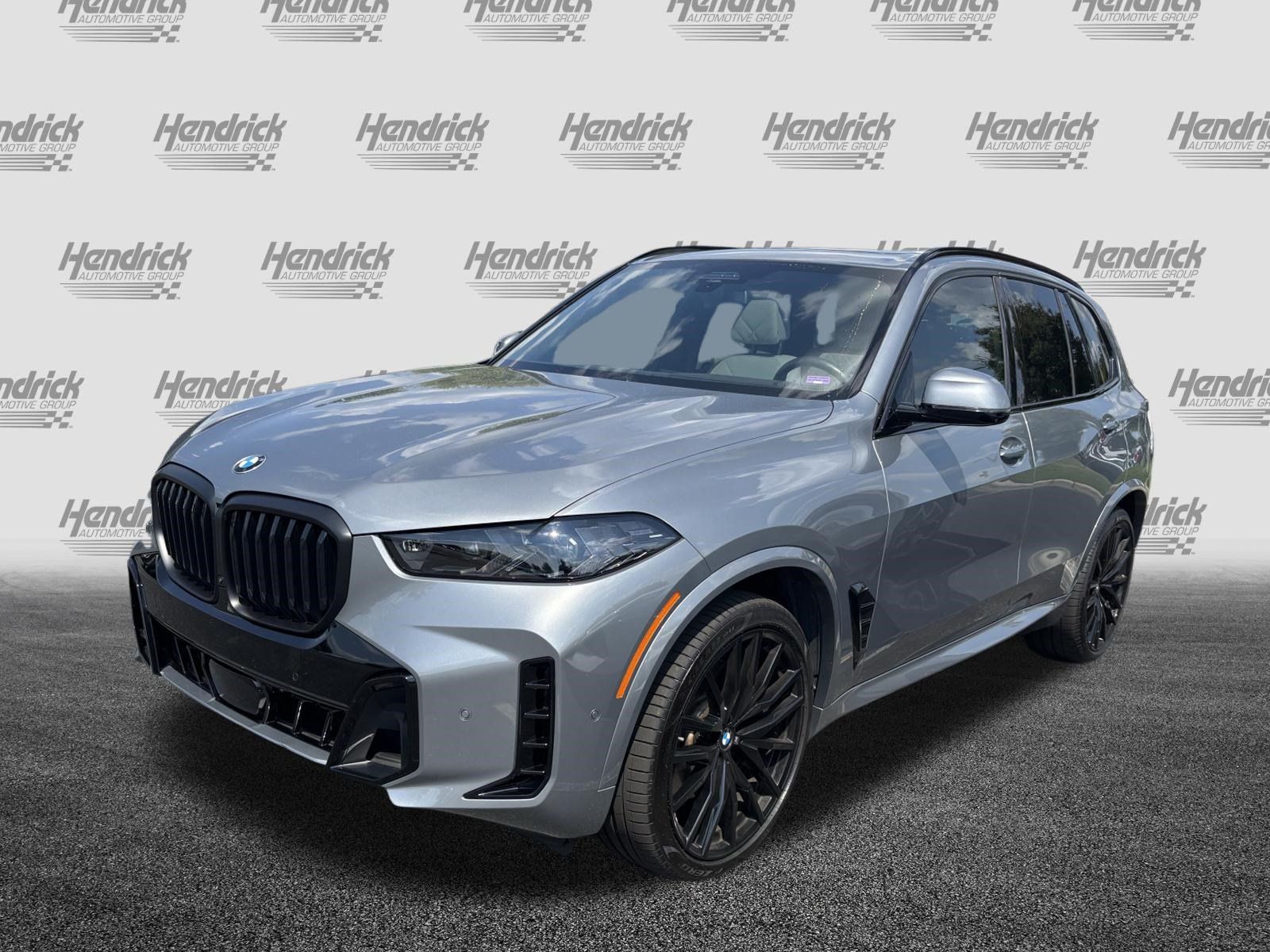 Certified 2024 BMW X5 xDrive40i w/ M Sport Package AWD/4WD image 5