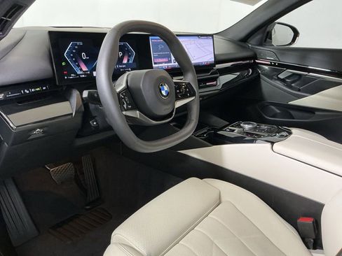 Certified 2024 BMW 530i w/ Premium Package RWD image 21