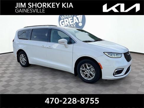 Used 2021 Chrysler Pacifica Touring w/ Cold Weather Group image 1