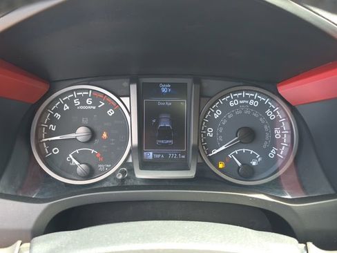 Used 2020 Toyota Tacoma TRD Sport w/ TRD Premium Sport Package AWD/4WD image 15