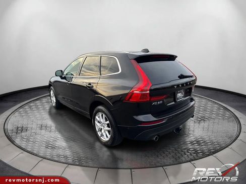 Used 2018 Volvo XC60 T5 Momentum w/ Vision Package AWD/4WD image 3