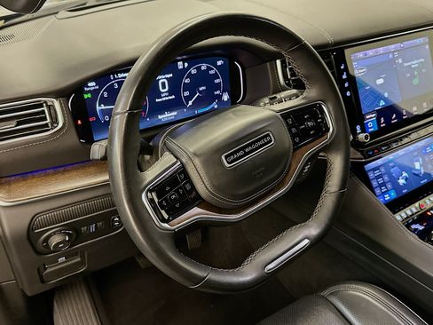 Used 2023 Jeep Grand Wagoneer Series II AWD/4WD image 18