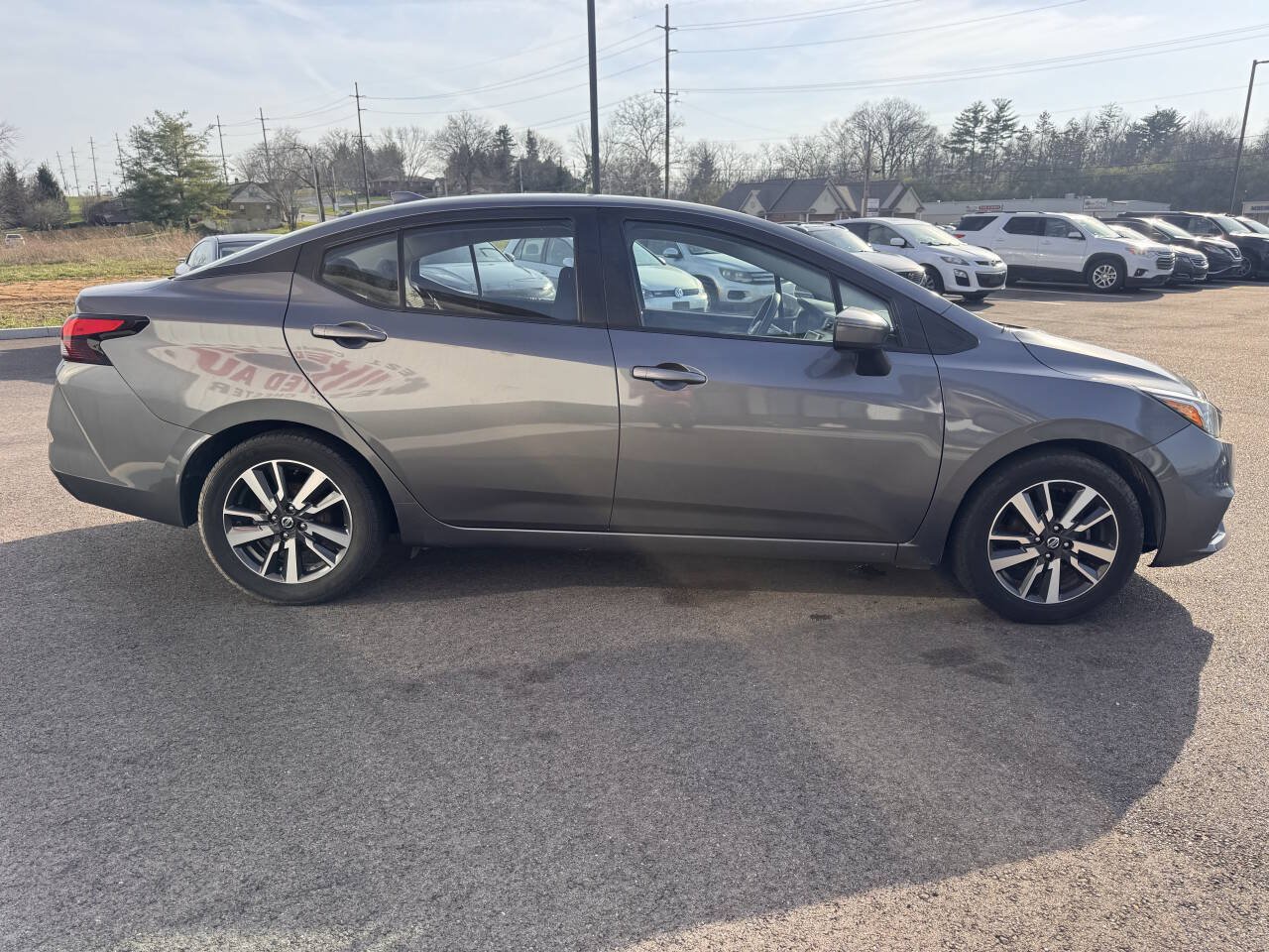 Used 2020 Nissan Versa SV FWD image 7