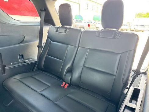 Used 2020 Ford Explorer XLT w/ Equipment Group 202A AWD/4WD image 22