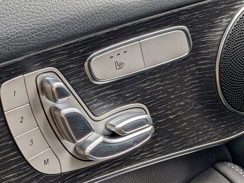 Used 2022 Mercedes-Benz GLC 300 4MATIC image 16