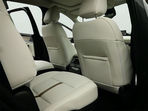 New 2025 MAZDA CX-90 Plug-In Hybrid w/ Premium Plus image 17