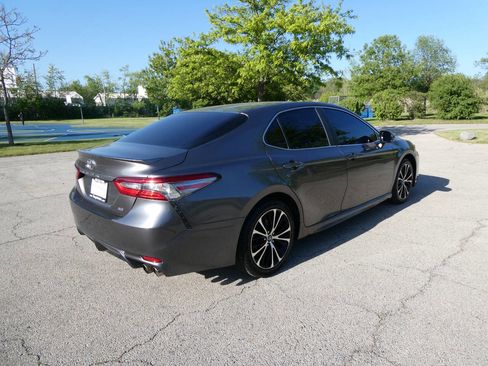 Used 2018 Toyota Camry SE w/ Convenience Package FWD image 5