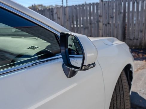 Used 2020 Toyota Avalon XLE image 12