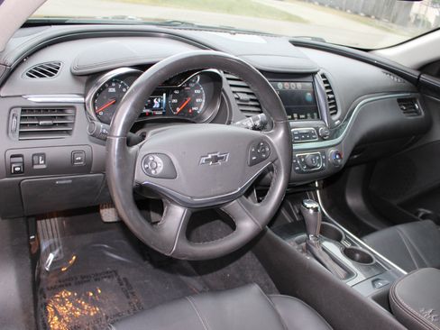 Used 2019 Chevrolet Impala LT image 17