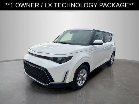 Used 2025 Kia Soul LX w/ LX Technology Package FWD image 2