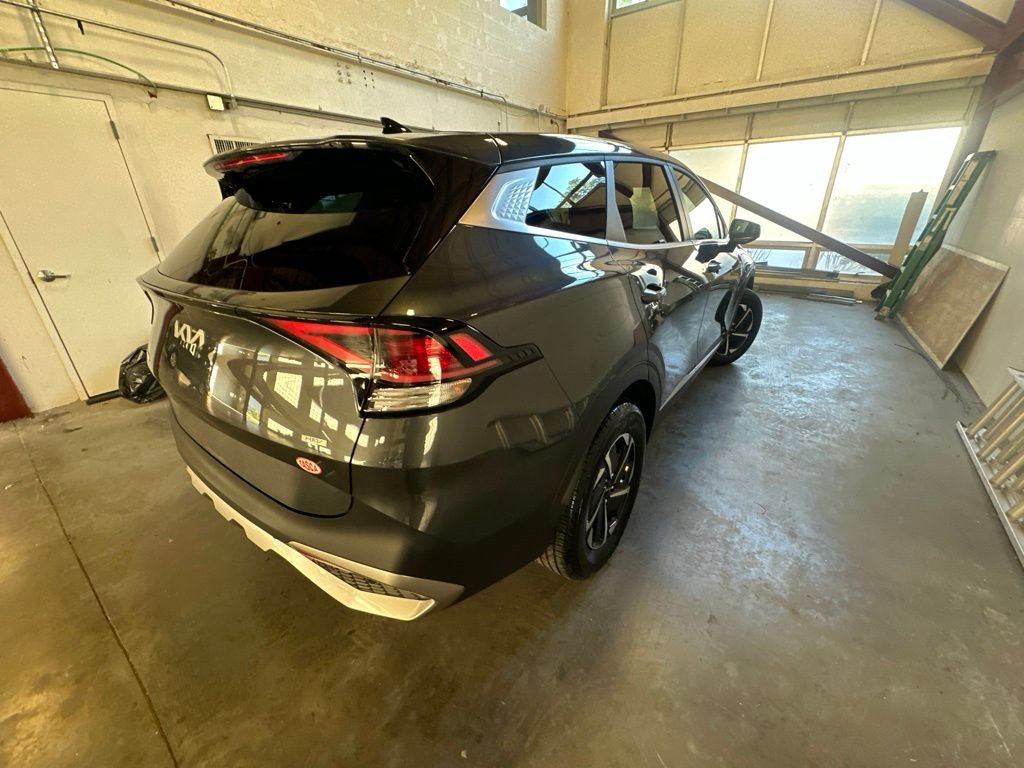 Used 2023 Kia Sportage LX AWD/4WD image 5