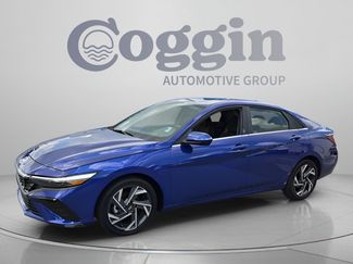 Used 2025 Hyundai Elantra SEL FWD video 1