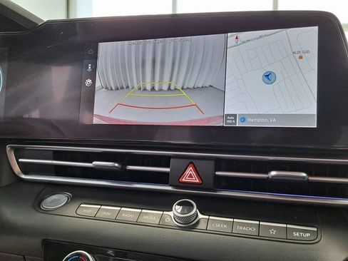 Used 2024 Hyundai Elantra SEL FWD image 16
