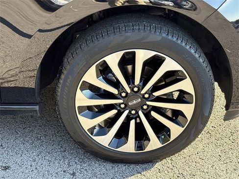 Certified 2024 Lincoln Navigator Reserve image 9