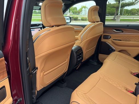 New 2026 Jeep Grand Cherokee Summit AWD/4WD image 39