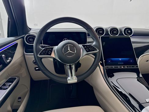Certified 2025 Mercedes-Benz GLC 300 image 23