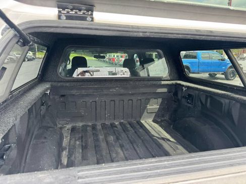Used 2016 Ford F150 XLT AWD/4WD image 11