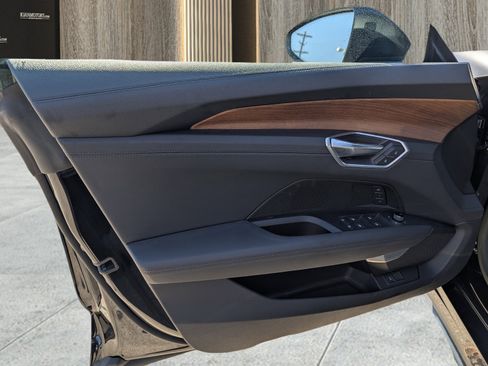 Used 2023 Audi e-tron GT Premium Plus image 18