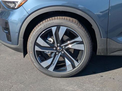 New 2026 Volvo XC40 B5 Ultra w/ Climate Package AWD/4WD image 6