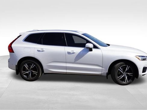 Used 2018 Volvo XC60 T8 R-Design w/ Convenience Package AWD/4WD image 2