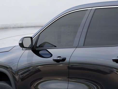 New 2026 Chevrolet Traverse LT w/ Driver Confidence Package FWD image 12