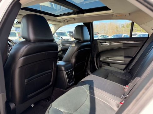 Used 2017 Chrysler 300 C w/ Safetytec Plus Group image 17