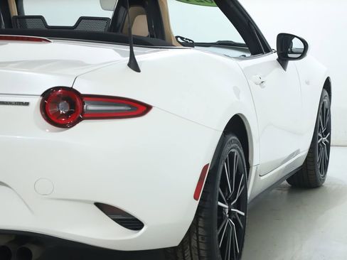 Used 2024 MAZDA MX-5 Miata Grand Touring image 43