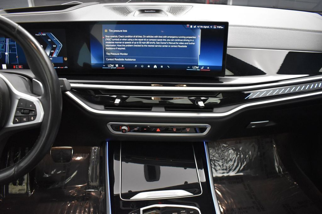 Used 2024 BMW X5 M60i AWD/4WD image 17