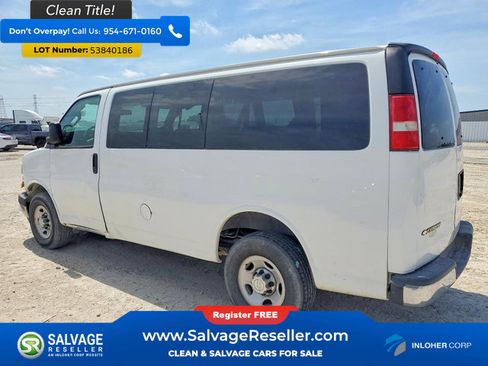Used 2017 Chevrolet Express 3500 LT w/ LT Preferred Equipment Group RWD image 3