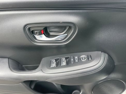 Used 2023 Honda HR-V EX-L image 11