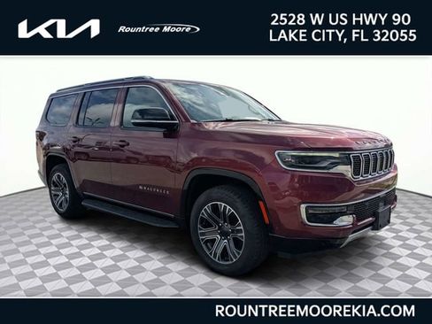 Used 2024 Jeep Wagoneer Series II w/ Flexible Seating Group RWD image 1