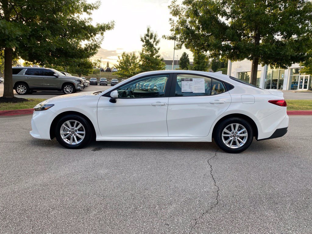 Used 2025 Toyota Camry LE FWD image 4