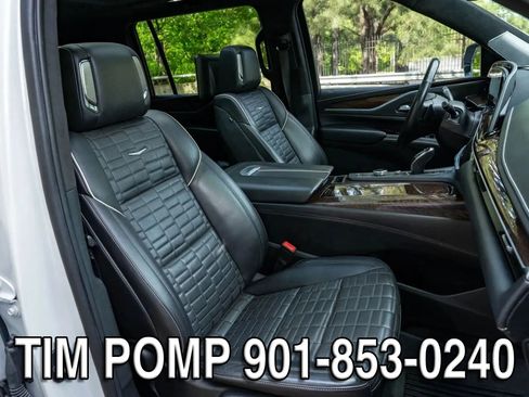 Used 2023 Cadillac Escalade ESV Sport Platinum w/ Heavy-Duty Trailer Package AWD/4WD image 18