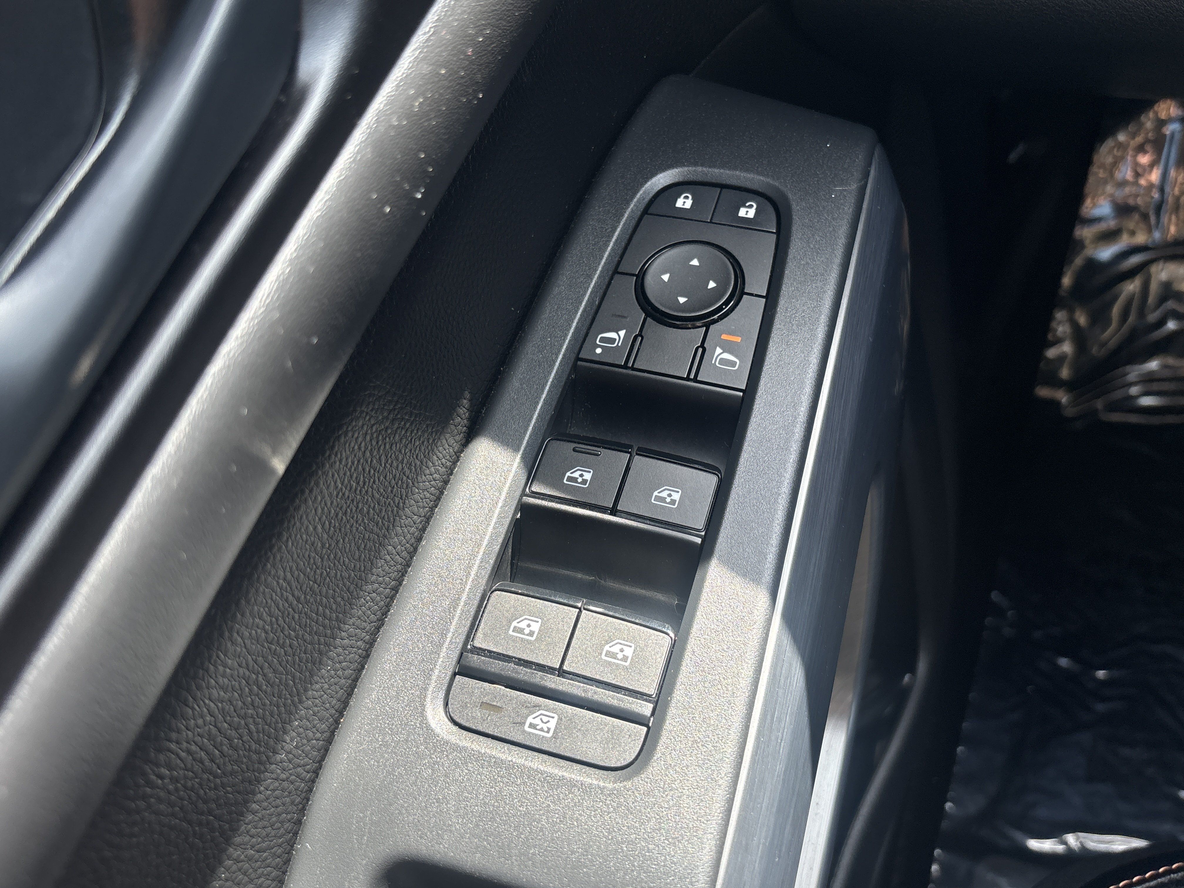 Used 2024 Nissan Pathfinder Rock Creek AWD/4WD image 34
