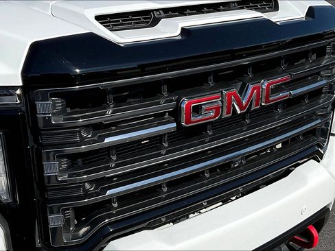 Used 2023 GMC Sierra 2500 AT4 w/ AT4 Premium Plus Package image 31