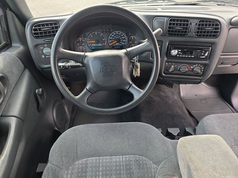 Used 2000 Chevrolet S10 Pickup LS w/ Preferred Equipment Group RWD image 6