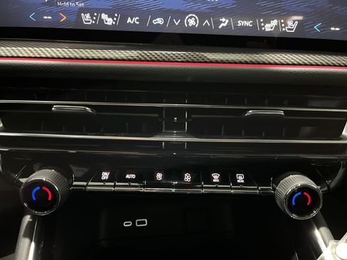 New 2026 Chevrolet Traverse High Country w/ LPO, Floor Liner Package FWD image 27