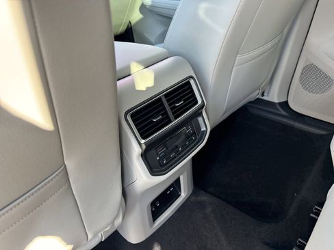 New 2026 Volkswagen Atlas SEL image 21