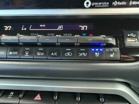 Used 2024 Toyota Sequoia Platinum AWD/4WD image 54
