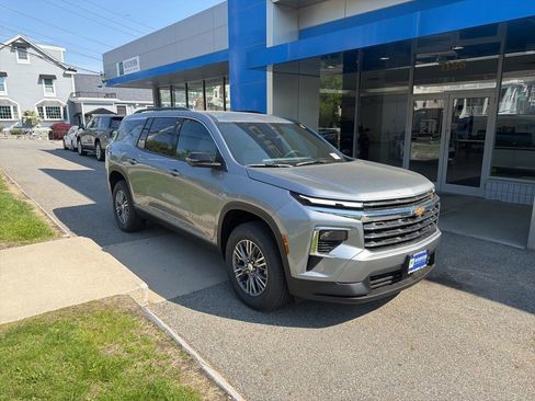 New 2026 Chevrolet Traverse LT w/ Driver Confidence Package AWD/4WD image 7