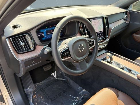 Certified 2024 Volvo XC60 B5 Plus w/ Climate Package image 4