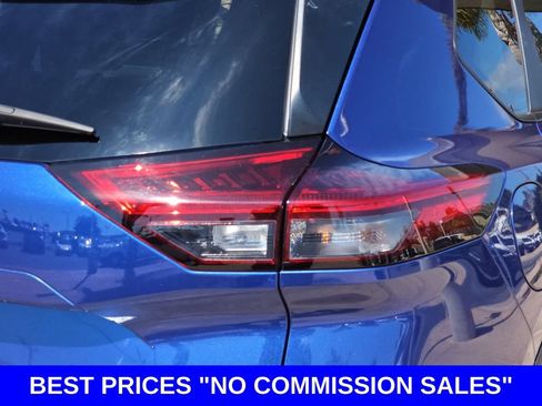 Used 2023 Nissan Rogue SV FWD image 38