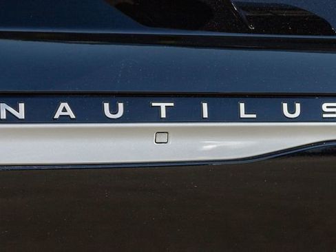 Used 2024 Lincoln Nautilus Reserve image 5