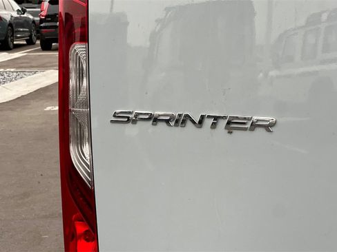 Used 2024 Mercedes-Benz Sprinter 2500 image 25
