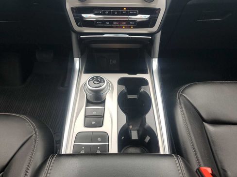 Used 2023 Ford Explorer XLT w/ Equipment Group 202A RWD image 17