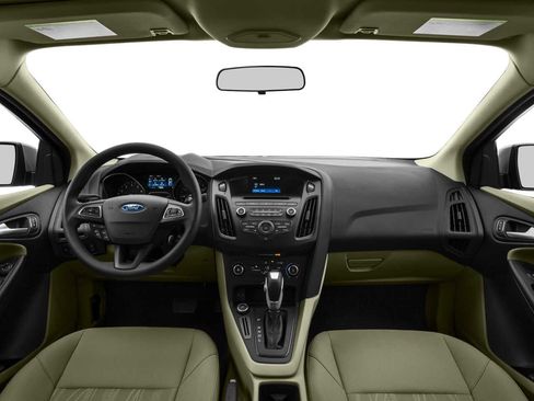 Used 2016 Ford Focus SE image 5