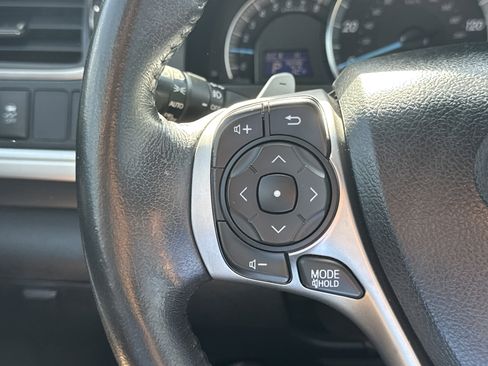 Used 2013 Toyota Camry SE image 14